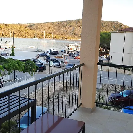 Apartamento By The 2 Primošten